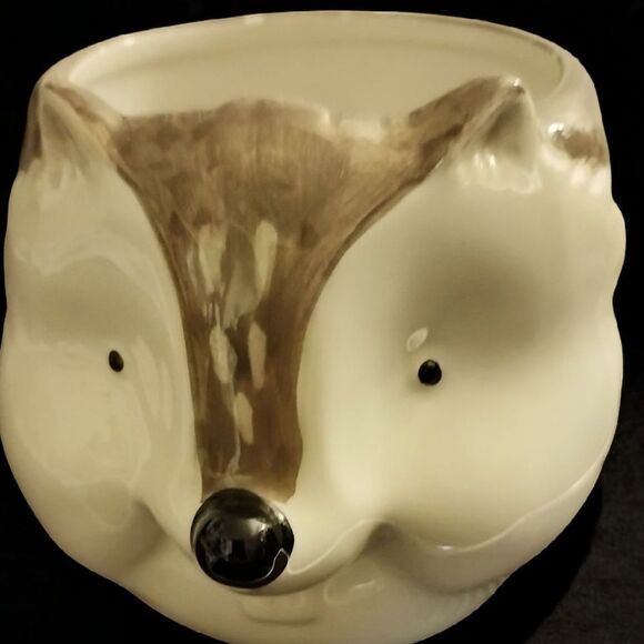 MUG/PLANTER HEDGEHOG/BADGER MUG/PLANTER by PIER 1w Brown & White DARLING NEW! - Picture 2 of 10